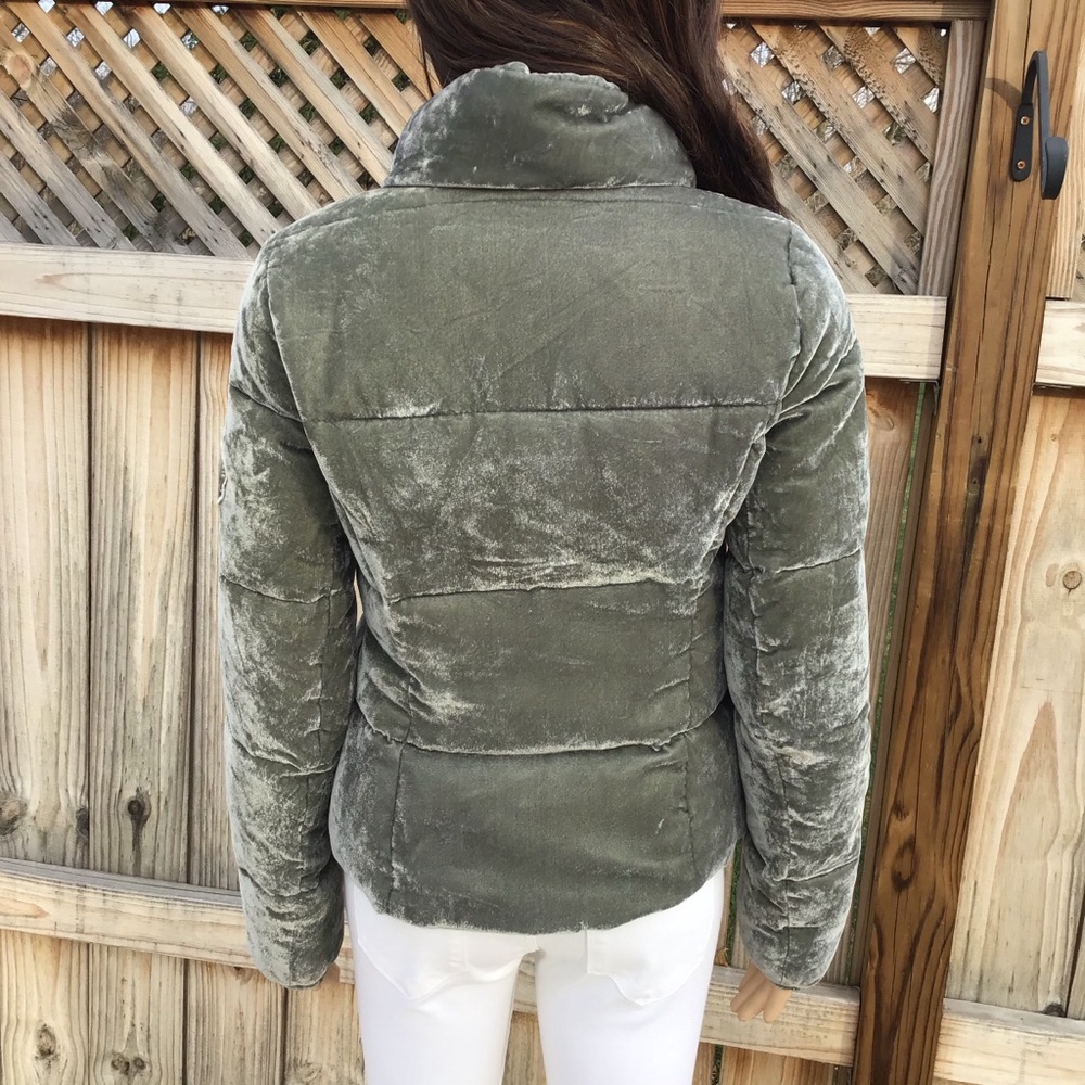 ABERCROMBIE & FITCH WIND RESISTANT VELVET PUFFER COAT - LIKE NEW-S,XS - Picture 6 of 11